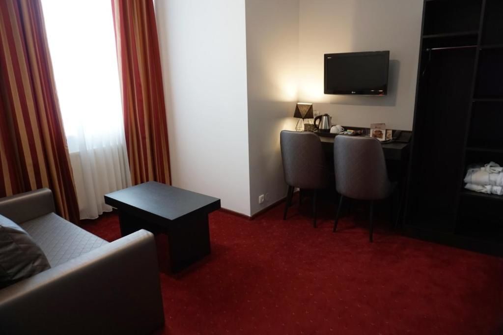 Отель Hotel Restauracja Varia Дзялдово