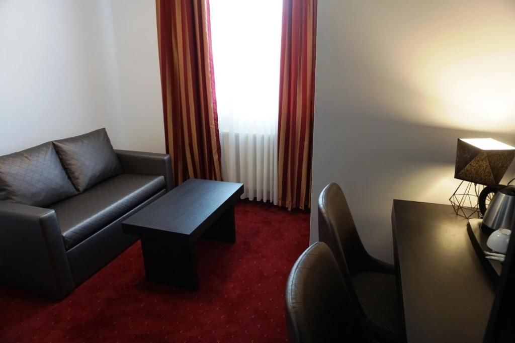 Отель Hotel Restauracja Varia Дзялдово