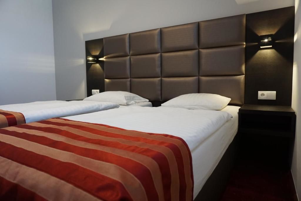 Отель Hotel Restauracja Varia Дзялдово